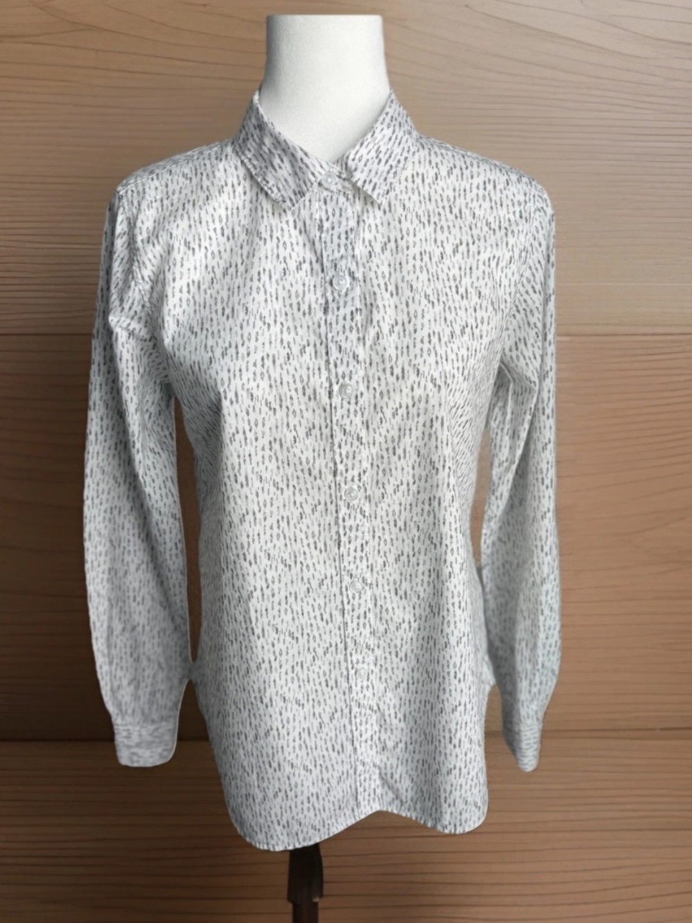 Garnet Hill Essential Button Down Long Sleeve Shirt White/Gray Pima Cotton Sz 4